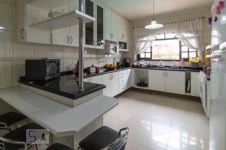 Casa à venda com 351m², 5 quartos e 4 vagasCozinha