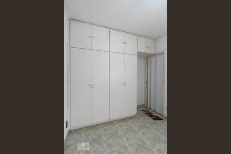 Apartamento à venda com 56m², 2 quartos e 1 vagaQuarto 2 - Armário