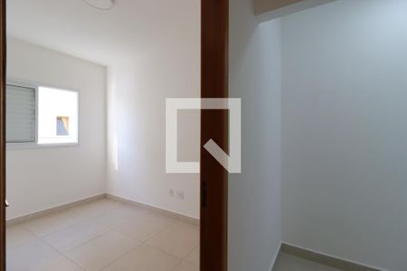 Corredor de apartamento para alugar com 2 quartos, 55m² em Campestre, Santo André