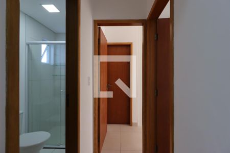 Corredor de apartamento para alugar com 2 quartos, 55m² em Campestre, Santo André