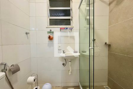 Banheiro de kitnet/studio para alugar com 1 quarto, 20m² em Centro, Rio de Janeiro