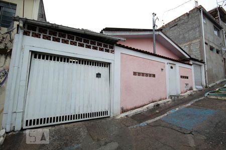 Casa para alugar com 70m², 2 quartos e 1 vagaFachada