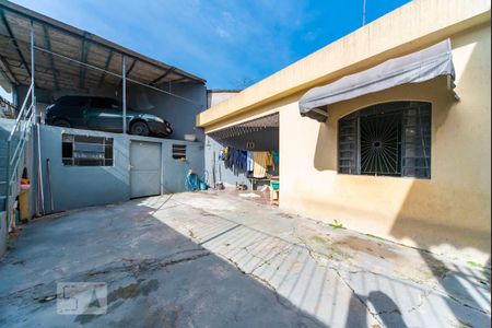 Casa à venda com 114m², 2 quartos e 2 vagasQuintal