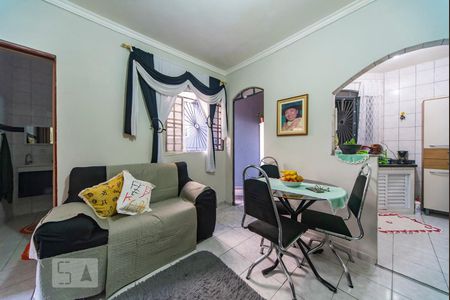 Sala de casa à venda com 2 quartos, 114m² em Vila Linda, Santo André