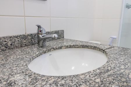 Apartamento à venda com 77m², 2 quartos e 1 vagaDetalhe do Banheiro da Suíte