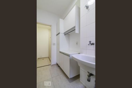 Apartamento à venda com 77m², 2 quartos e 1 vagaÁrea de Serviço