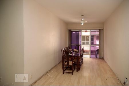 Apartamento à venda com 114m², 3 quartos e 1 vaga Apartamento à venda com 114m², 3 quartos e 1 vagaSala