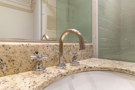 Apartamento para alugar com 60m², 1 quarto e 2 vagasBanheiro da suíte