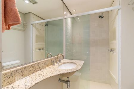 Apartamento para alugar com 60m², 1 quarto e 2 vagasBanheiro da suíte