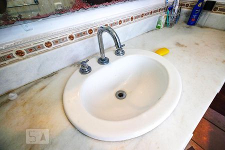 Apartamento à venda com 222m², 4 quartos e 3 vagasBanheiro da Suíte 1