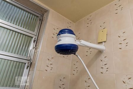 Banheiro 1 - Chuveiro elétrico de casa para alugar com 3 quartos, 110m² em Olaria, Rio de Janeiro
