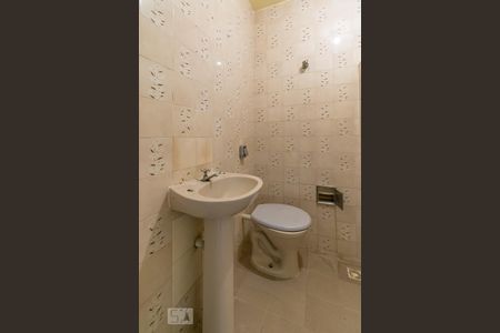 Banheiro 1 de casa para alugar com 3 quartos, 110m² em Olaria, Rio de Janeiro