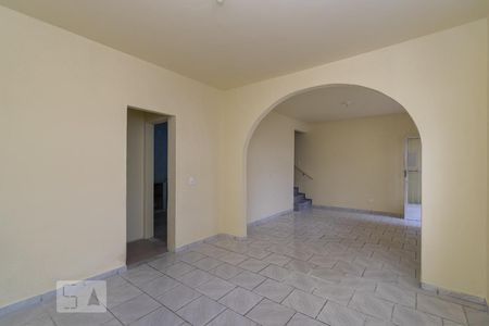 Sala de casa para alugar com 3 quartos, 110m² em Olaria, Rio de Janeiro