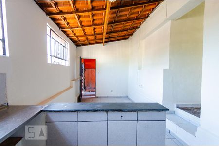 Cozinha/Sala de casa para alugar com 3 quartos, 40m² em Carlos Prates, Belo Horizonte