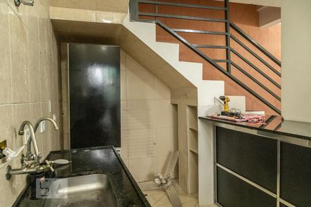 Casa à venda com 300m², 3 quartos e 3 vagasSobrado Fundos - Cozinha