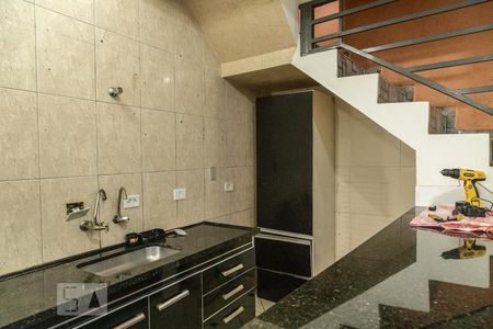 Casa à venda com 300m², 3 quartos e 3 vagasSobrado Fundos - Cozinha