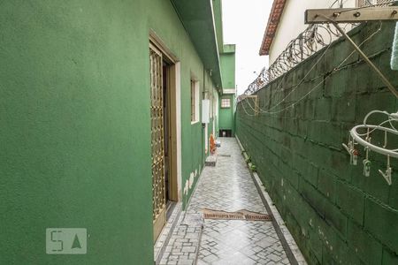 Casa à venda com 300m², 3 quartos e 3 vagasCorredor lateral externo