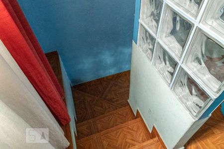 Casa à venda com 300m², 3 quartos e 3 vagasEscada