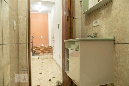 Casa à venda com 300m², 3 quartos e 3 vagasSobrado Fundos - Banheiro