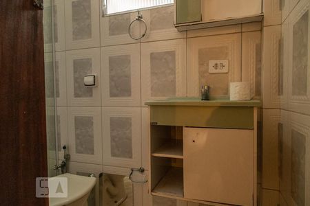 Casa à venda com 300m², 3 quartos e 3 vagasSobrado Fundos - Banheiro da Suíte 2