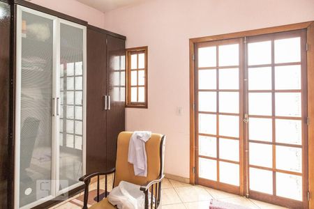 Casa à venda com 300m², 3 quartos e 3 vagasSuíte