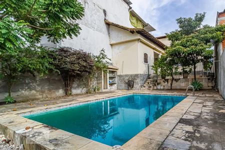 Casa à venda com 600m², 3 quartos e 4 vagasPiscina