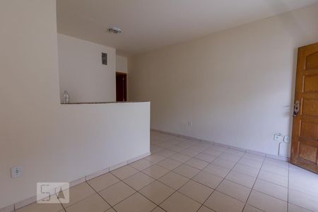 Sala de casa para alugar com 3 quartos, 85m² em São João Batista (venda Nova), Belo Horizonte