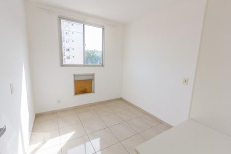 Quarto 1 de apartamento para alugar com 2 quartos, 52m² em Taquara, Rio de Janeiro