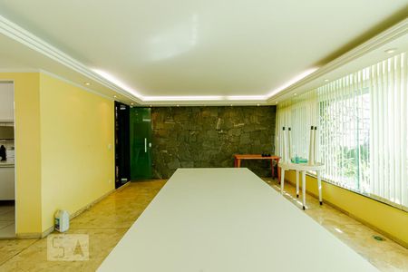 Apartamento à venda com 70m², 2 quartos e sem vagaÁrea comum - Salão de festas