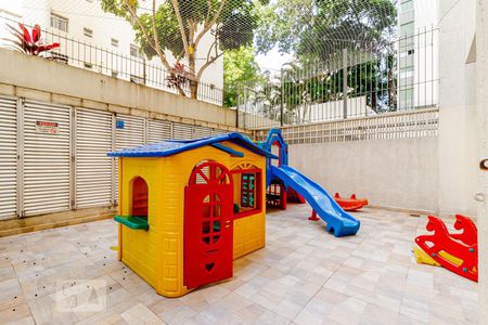 Apartamento à venda com 70m², 2 quartos e sem vagaÁrea Comum - Playground