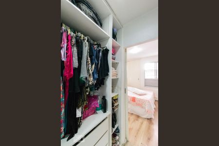 Apartamento à venda com 105m², 3 quartos e 1 vaga Apartamento à venda com 105m², 3 quartos e 1 vagaCloset