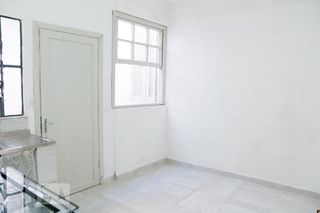 Quarto / Cozinha de kitnet/studio para alugar com 1 quarto, 39m² em Vila Arriete, São Paulo