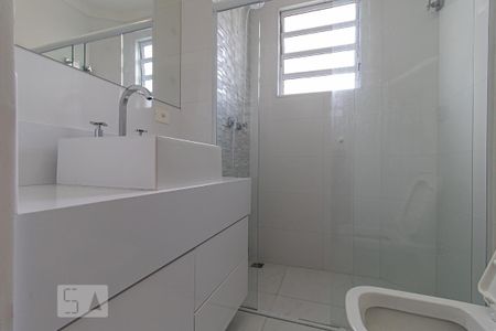 Banheiro de apartamento para alugar com 1 quarto, 45m² em Bela Vista, São Paulo