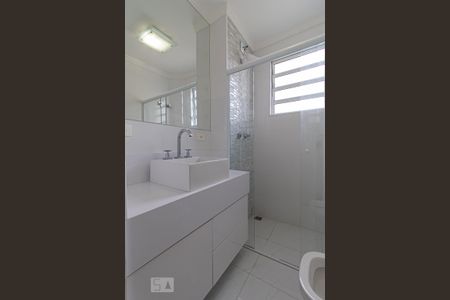 Banheiro de apartamento para alugar com 1 quarto, 45m² em Bela Vista, São Paulo