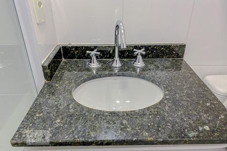 Apartamento à venda com 52m², 2 quartos e 1 vagaDetalhe Banheiro