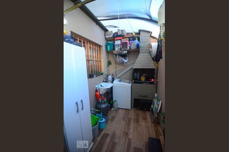 Casa à venda com 70m², 2 quartos e 1 vagaÁrea de serviço