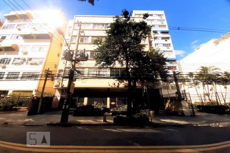 Apartamento à venda com 70m², 2 quartos e 1 vaga Apartamento à venda com 70m², 2 quartos e 1 vagaFachada