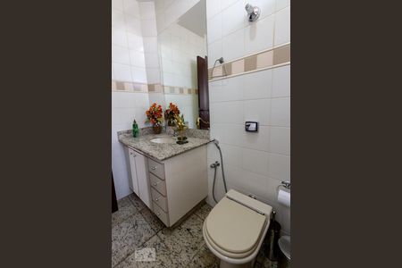 Casa à venda com 300m², 4 quartos e 2 vagas Casa à venda com 300m², 4 quartos e 2 vagasBanheiro