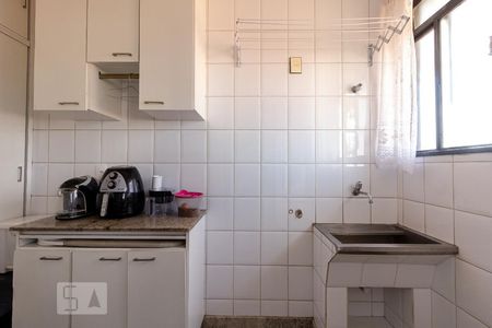 Casa à venda com 300m², 4 quartos e 2 vagas Casa à venda com 300m², 4 quartos e 2 vagasÁrea de Serviço