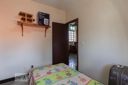 Casa à venda com 300m², 4 quartos e 2 vagas Casa à venda com 300m², 4 quartos e 2 vagasQuarto 2