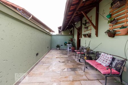 Casa à venda com 300m², 4 quartos e 2 vagas Casa à venda com 300m², 4 quartos e 2 vagasÁrea Externa Sala de Jantar