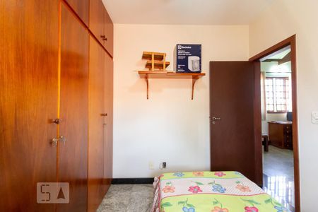 Casa à venda com 300m², 4 quartos e 2 vagas Casa à venda com 300m², 4 quartos e 2 vagasQuarto 2