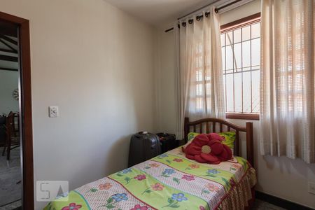 Casa à venda com 300m², 4 quartos e 2 vagas Casa à venda com 300m², 4 quartos e 2 vagasQuarto 2