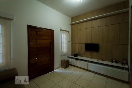Sala de casa para alugar com 3 quartos, 150m² em Jardim Vergueiro, São Paulo