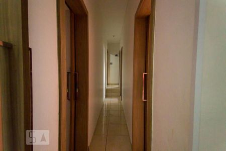 Corredor de casa para alugar com 3 quartos, 150m² em Jardim Vergueiro, São Paulo