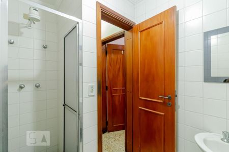 Apartamento à venda com 500m², 5 quartos e 5 vagasBanheiro de Serviço