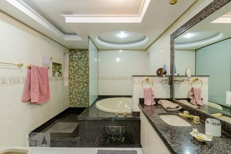 Apartamento à venda com 500m², 5 quartos e 5 vagasBanheiro da Suite 3