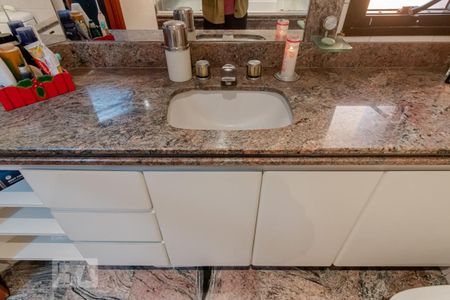 Apartamento à venda com 500m², 5 quartos e 5 vagasBanheiro da Suite 4