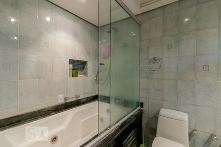 Apartamento à venda com 500m², 5 quartos e 5 vagasBanheiro da Suite 1