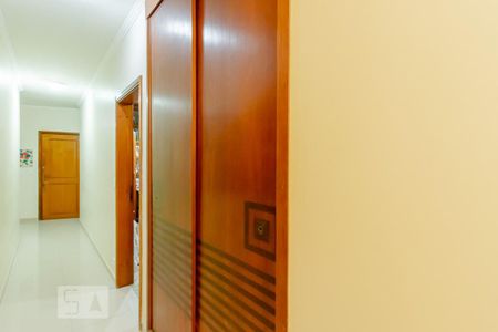 Apartamento à venda com 500m², 5 quartos e 5 vagasCorredor dos Quartos de Serviço